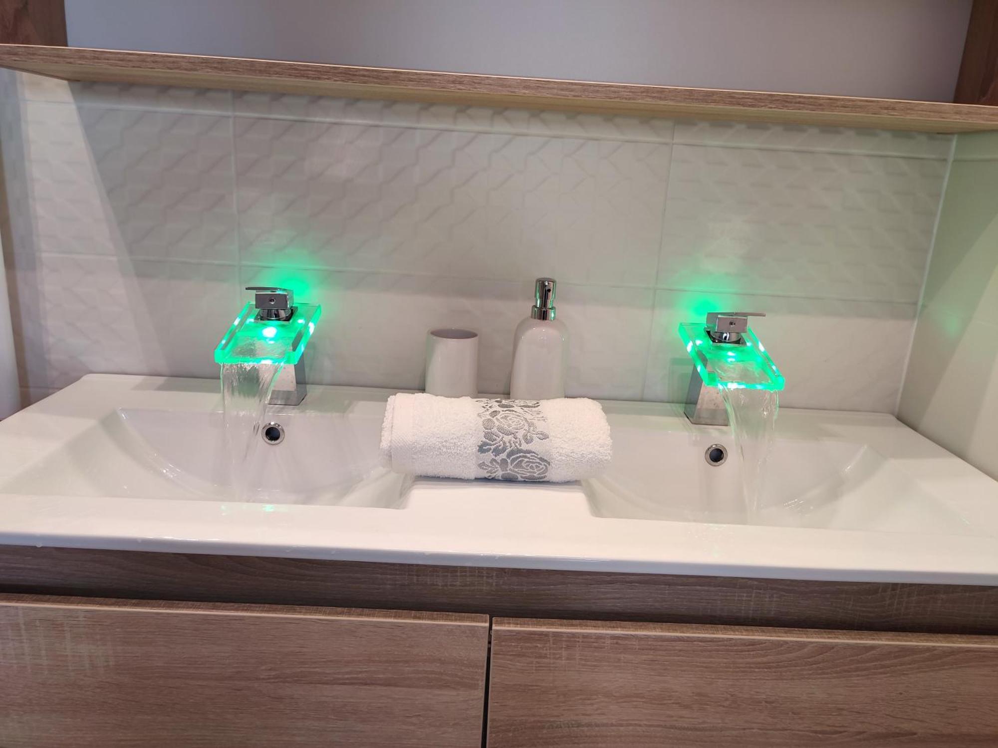 Gamma Apartmanok Es Jakuzzi Miškovec Pokoj fotografie